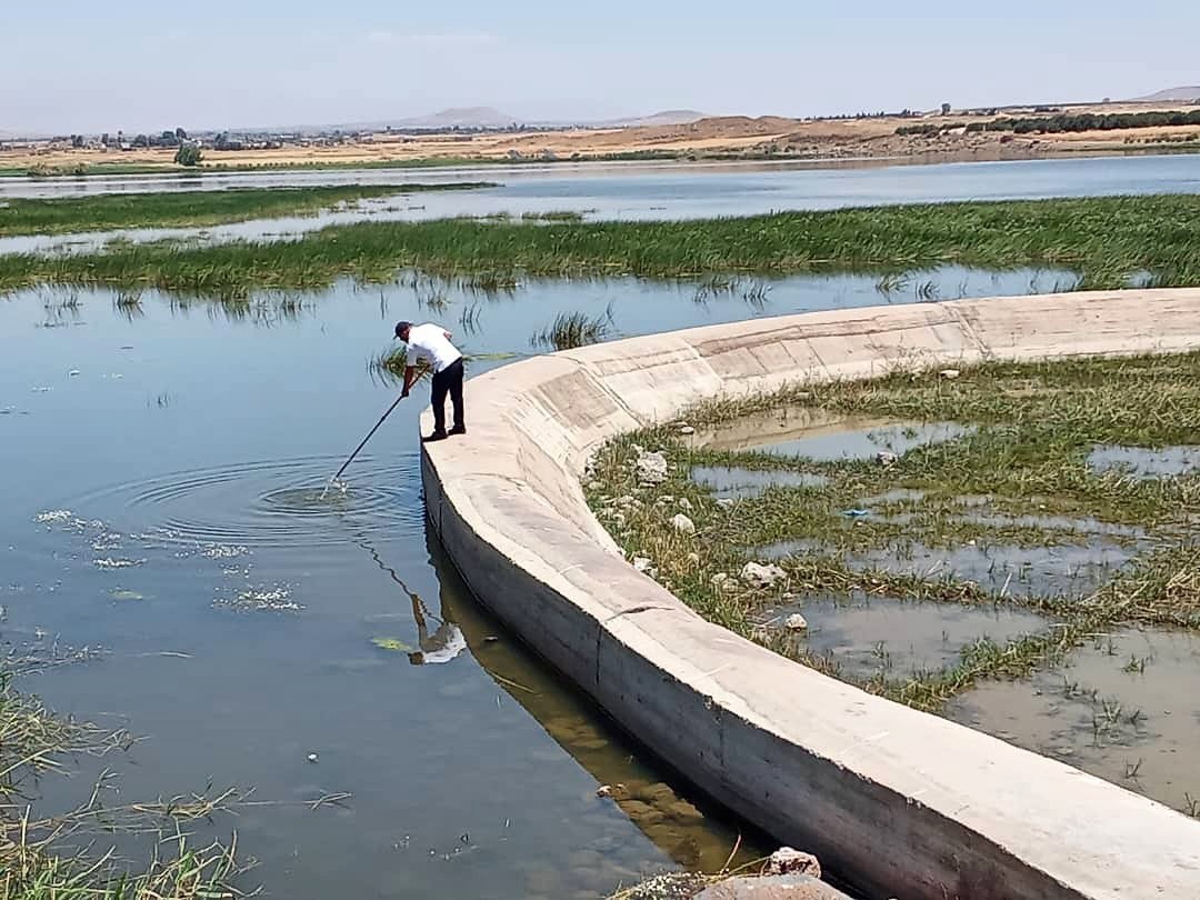 سحب عينات من سدود القنيطرة لفحص جودة المياه وتعزيز الرقابة الفنية
